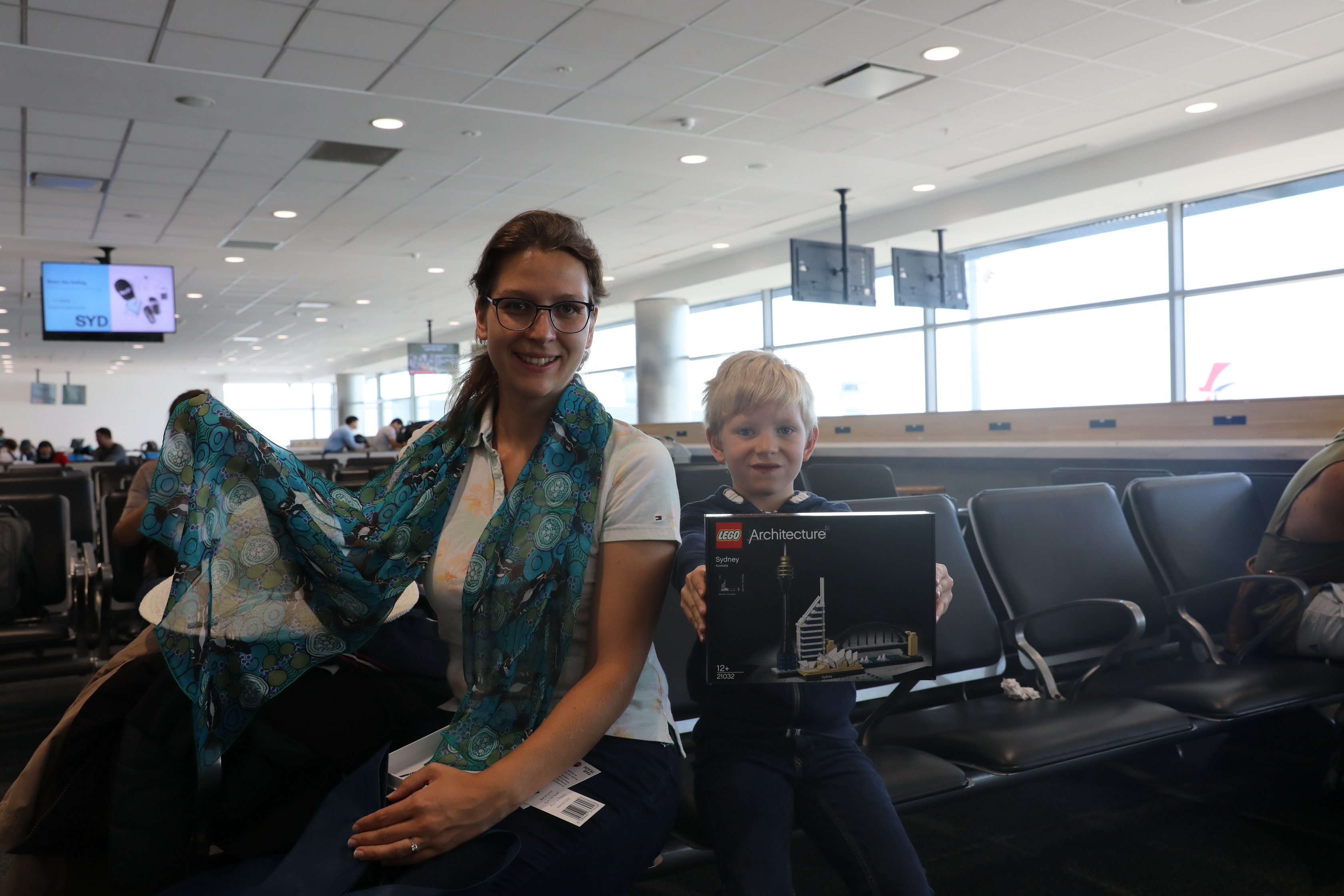 Abschiedsgeschenke am Flughafen. Lego darf natürlich nicht fehlen